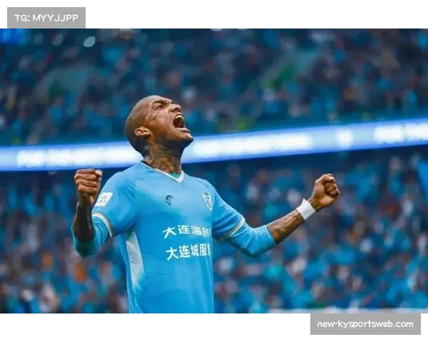 黄山替补登场稳住节奏 英博B队小将完成战术任务 黄山替补登场稳住节奏 英博B队小将完成战术任务